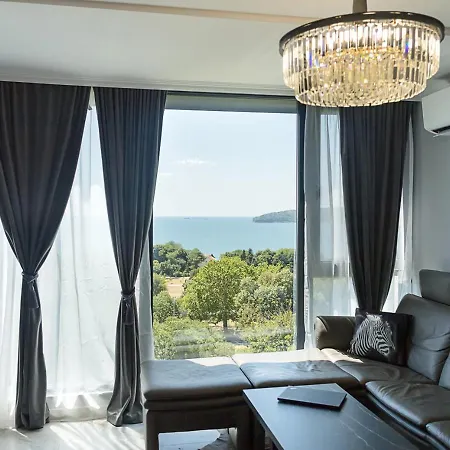 Royal View - Luxury 2br With Sea Panorama By Flat Manаger Warna